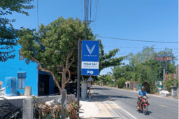[08.07.23] Sản xuất và lắp đặt hoàn thiện biển và sơn tường nhận diện trạm sạc Vinfast tại Trà Quế, Quảng Nam